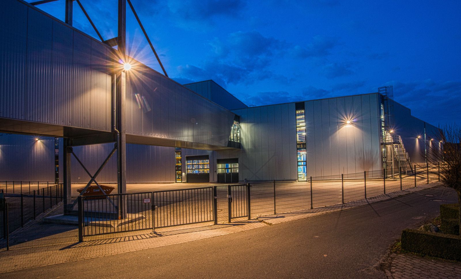 Außenansicht des Hauptgebäudes von Müller Technik